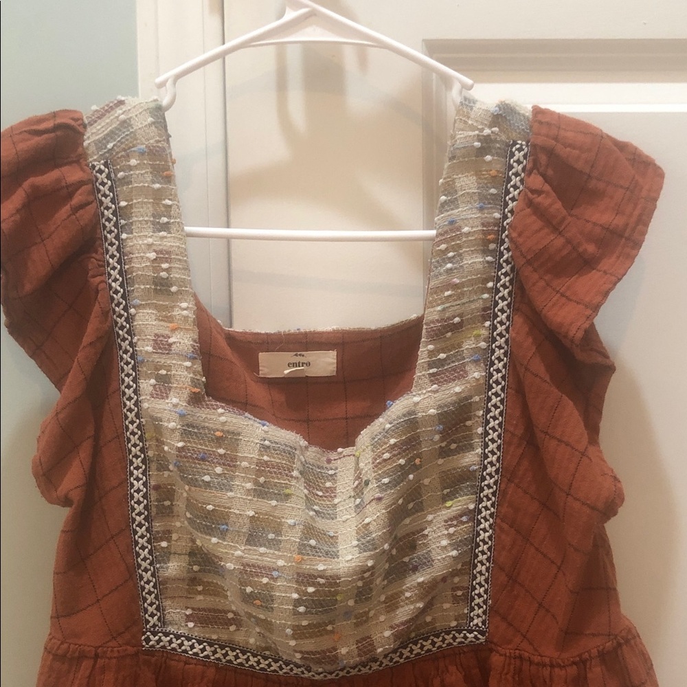Entro Terracotta Blouse with Geometric Accents - Picture 5 of 9